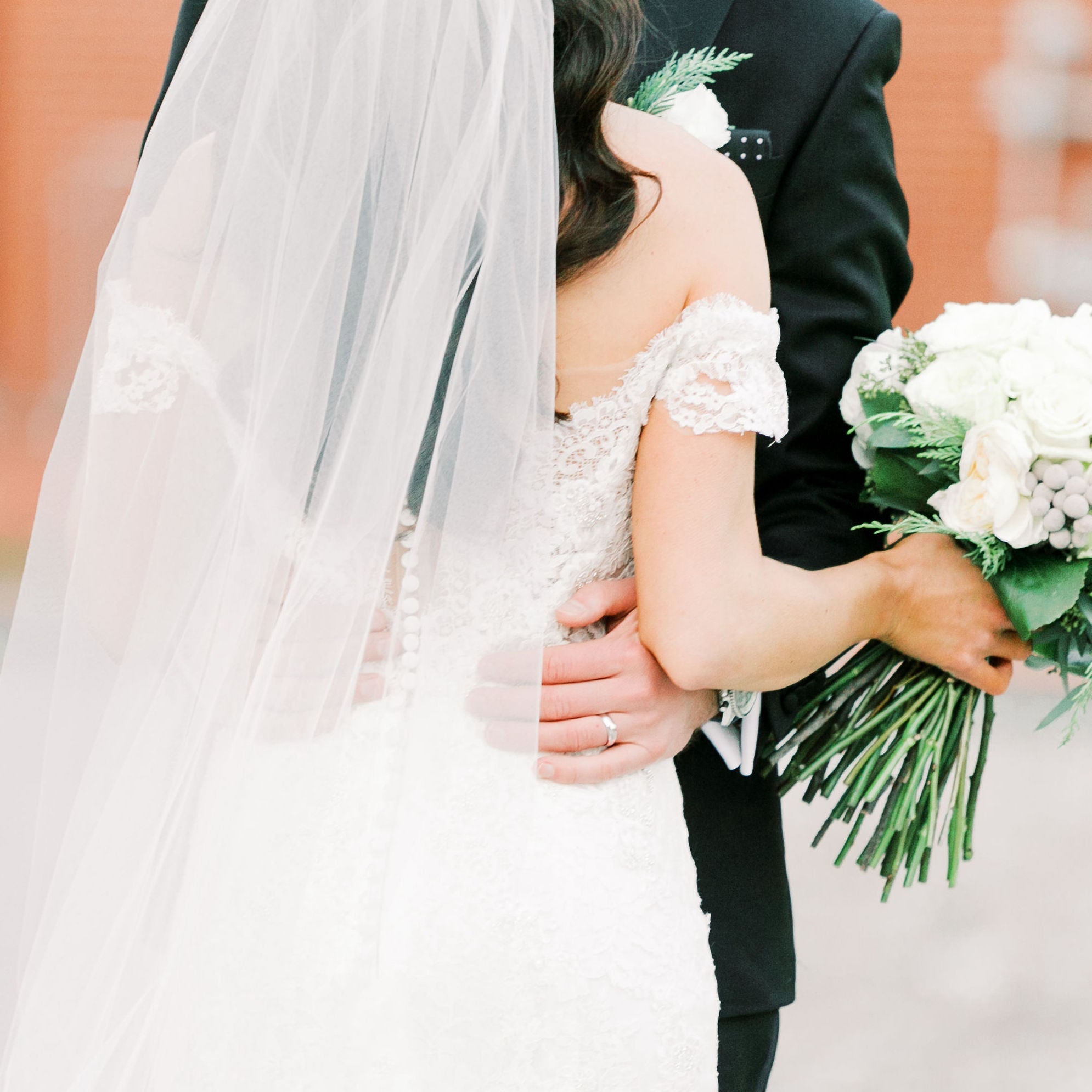 White Gold vs Platinum Wedding Bands: What's The Difference?