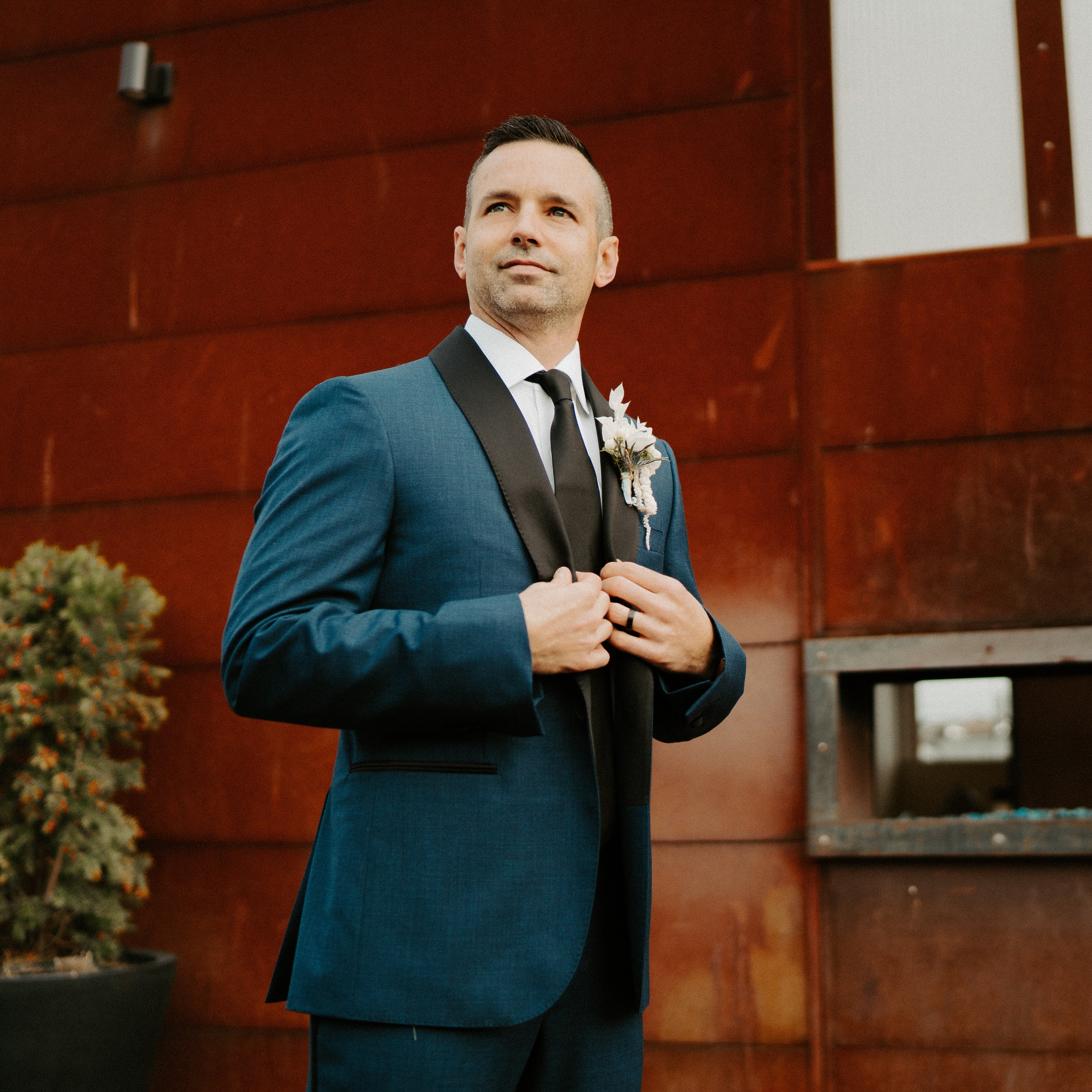 The Ultimate Men’s Wedding Band Buying Guide