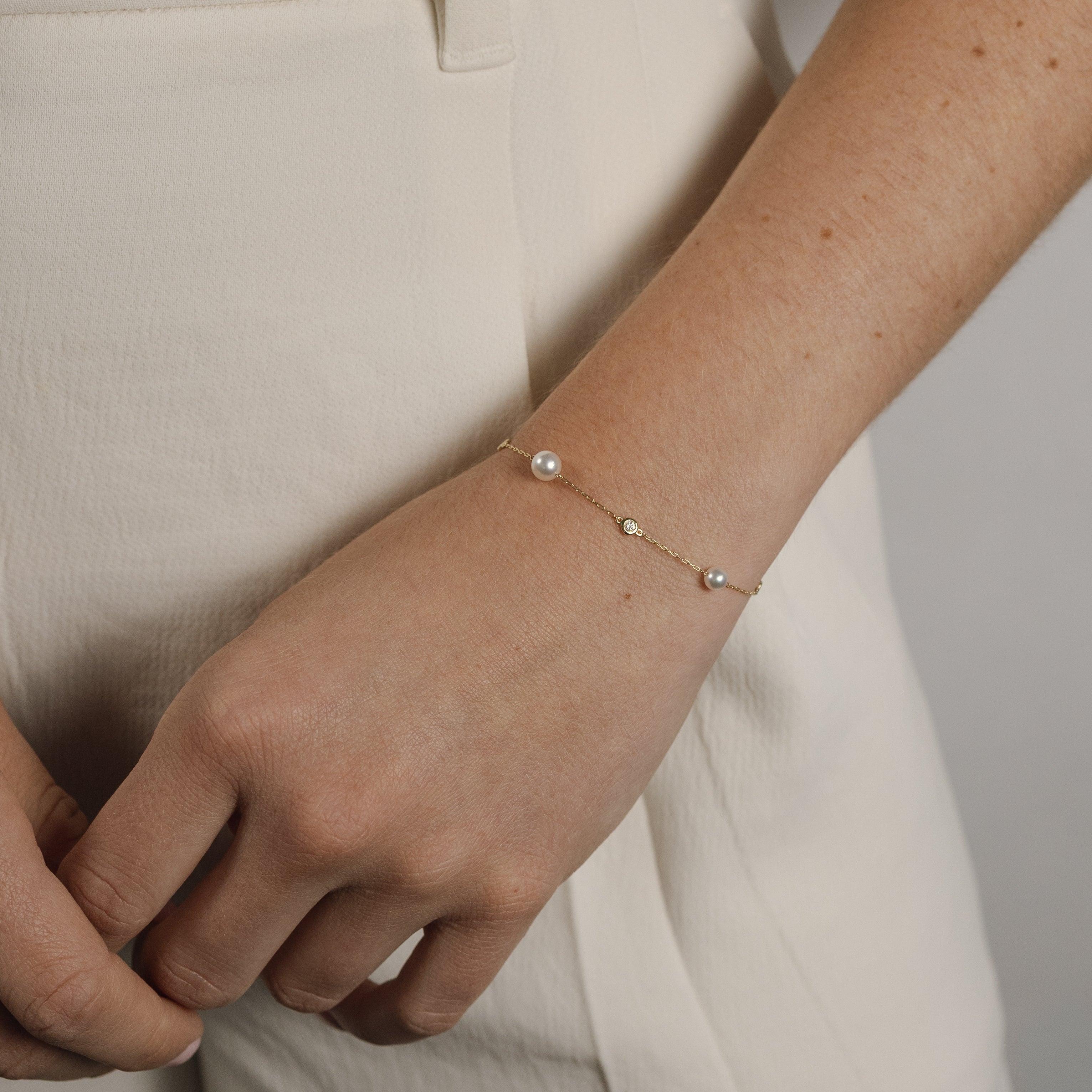 14K, Akoya Pearl & Natural Diamond Station Bracelet Model