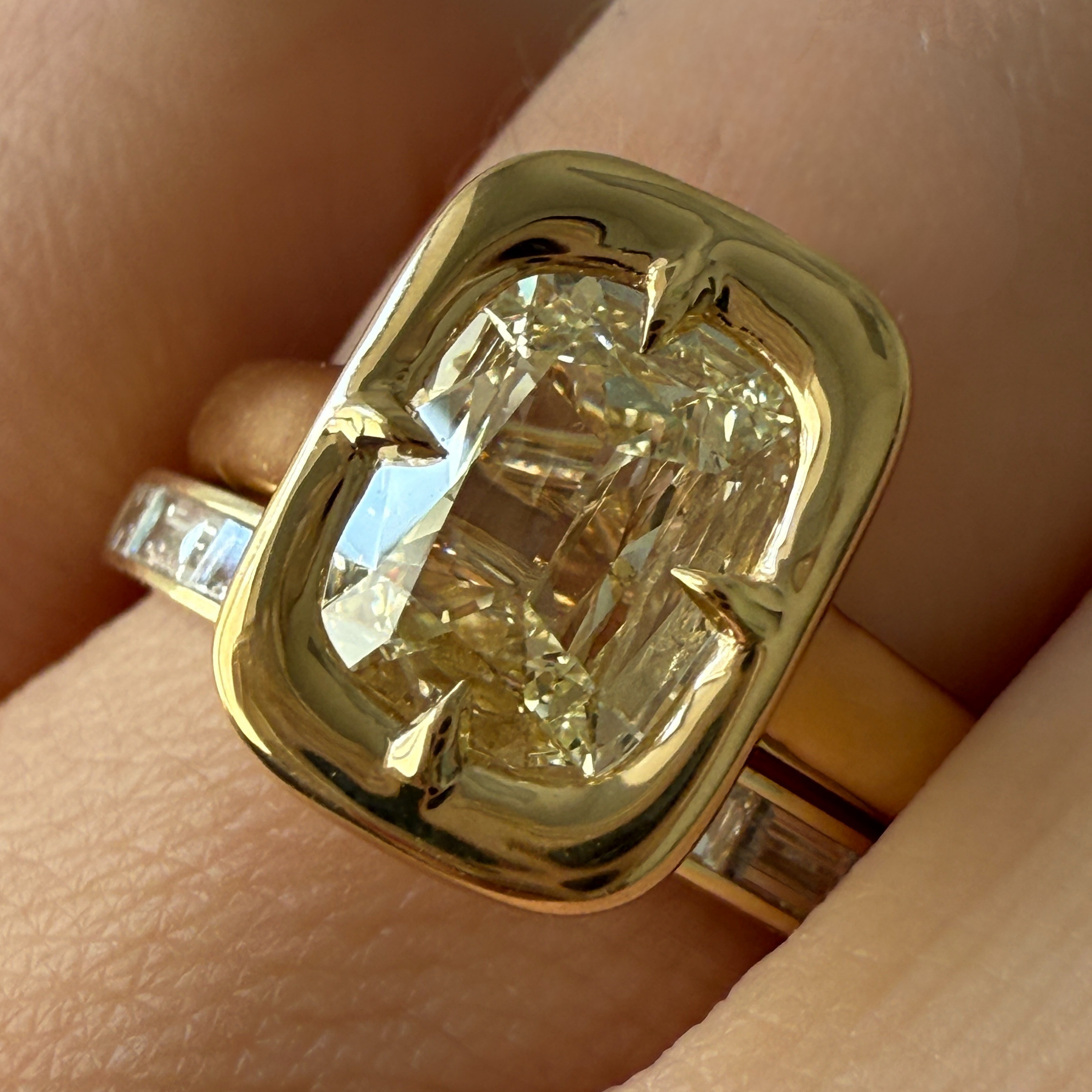 The Signature Heirloom Bezel | 1.10CT Old Mine Natural Diamond | 18K YG