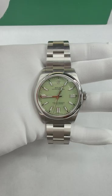 Rolex Oyster Perpetual 134300 — view 4