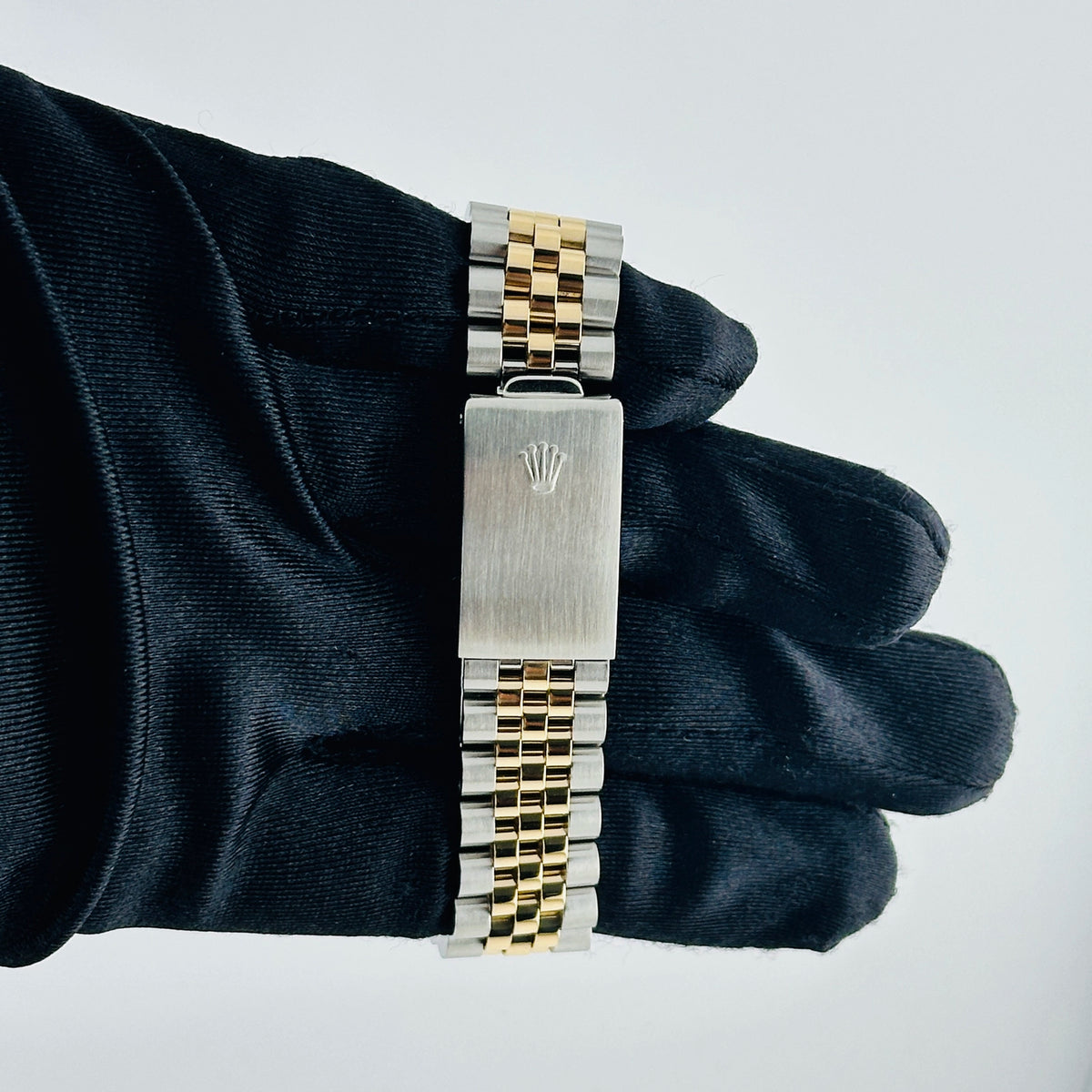 Rolex Oyster Perpetual Date 15053 — view 3