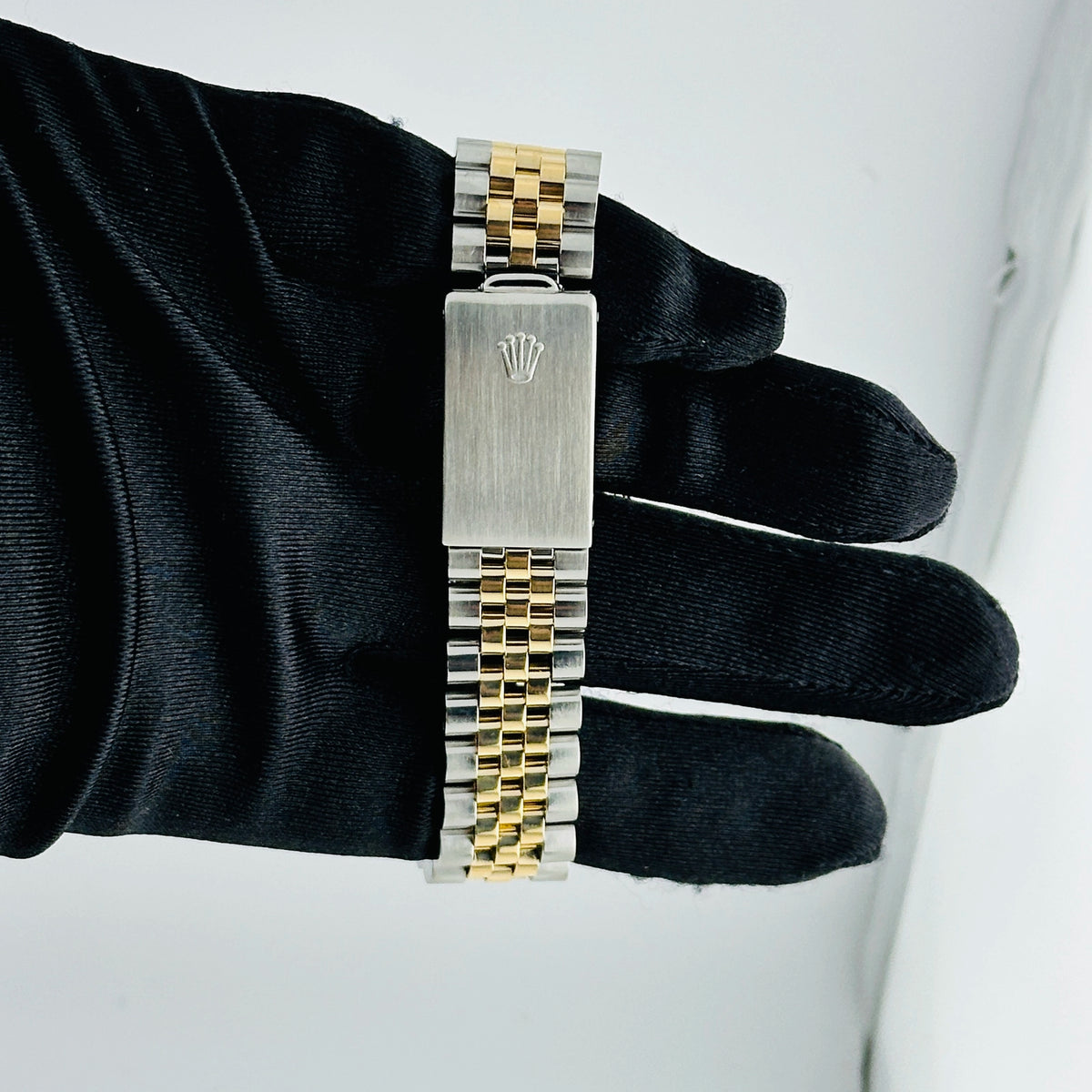 Rolex Oyster Perpetual Date 15053 — view 3