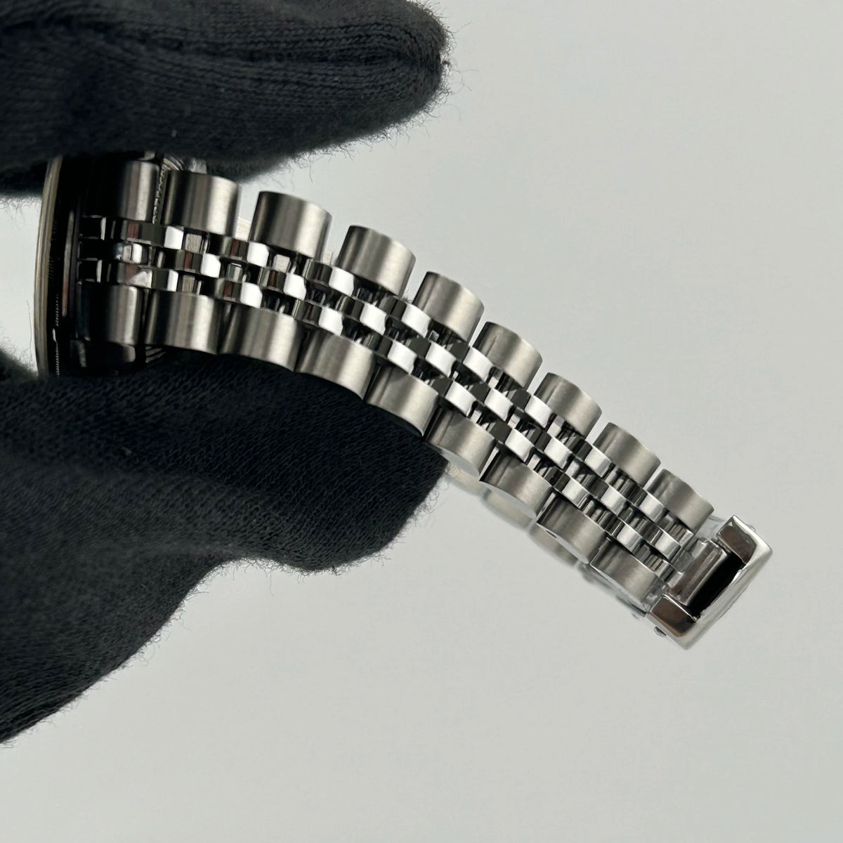 Rolex Oyster Perpetual Date 69190 — view 4