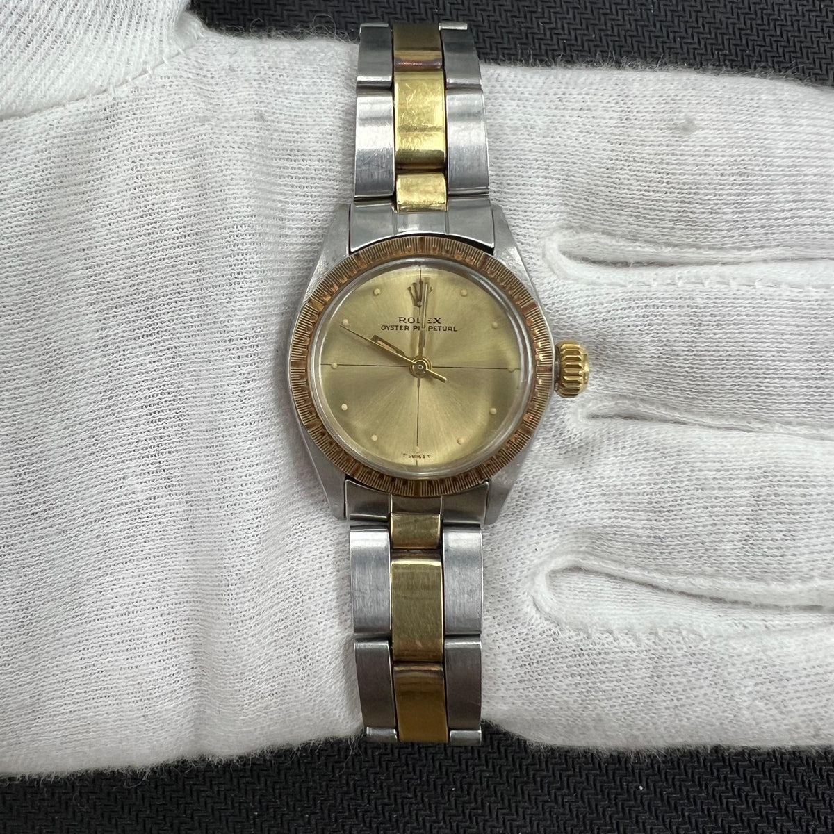 Rolex Oyster Perpetual 26 67193 — view 2