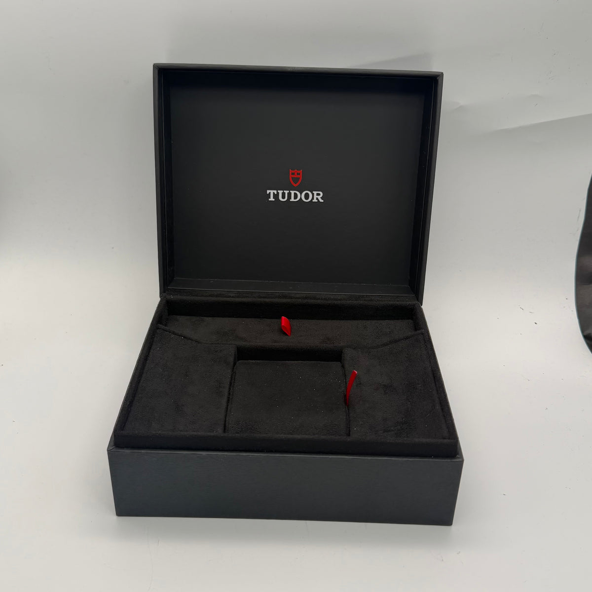 Tudor Black Bay 79683 — view 4
