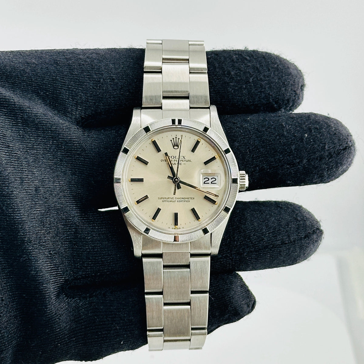Rolex Oyster Perpetual Date 15010 — view 2