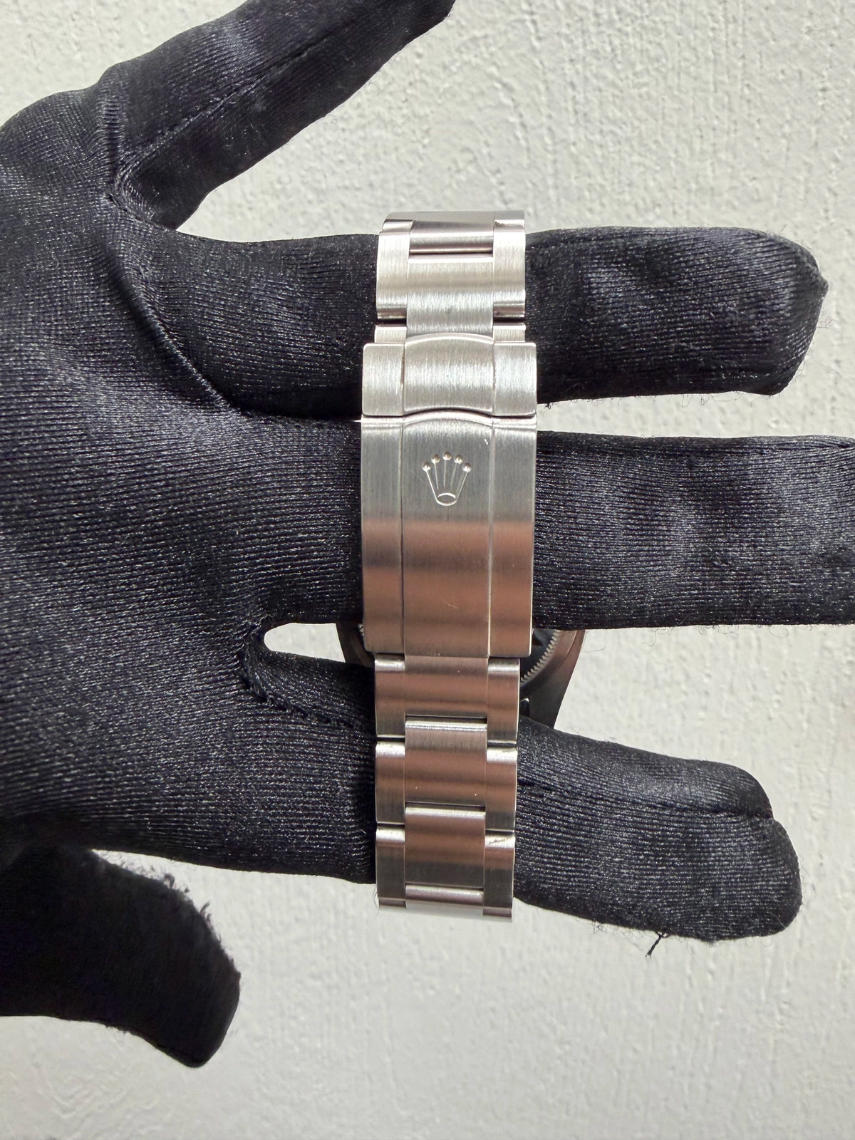 Rolex Oyster Perpetual 116000 — view 3