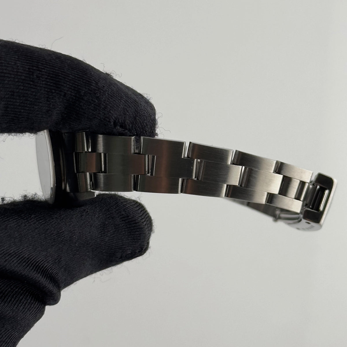 Rolex Oyster Perpetual 67230 — view 4