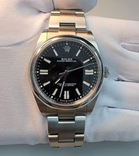 Rolex Oyster Perpetual 124300 — view 2