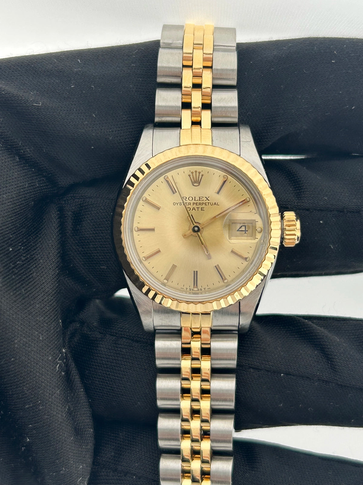 Rolex Lady Datejust 69173 — Very Good | Hitched Fine Jewelry