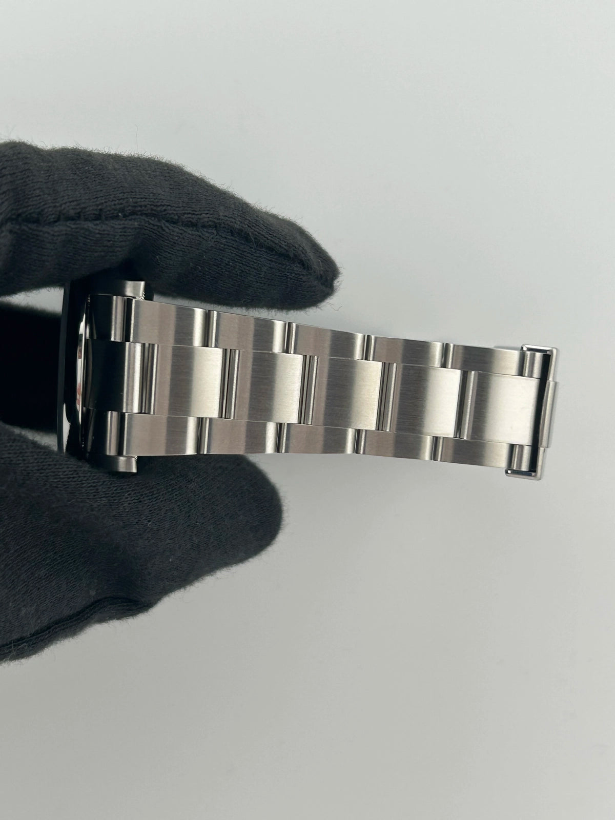 Rolex Oyster Perpetual 36 126000 — view 5