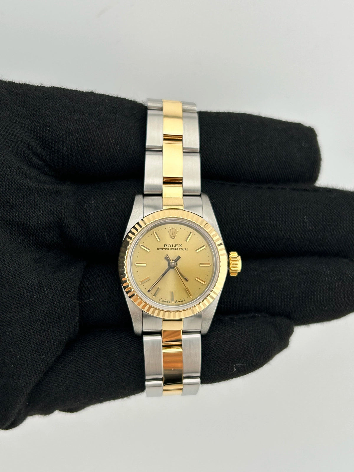 Rolex Oyster Perpetual 67193 — view 2