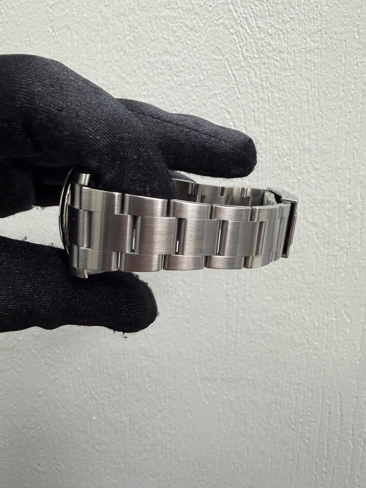 Rolex Oyster Perpetual 116000 — view 4