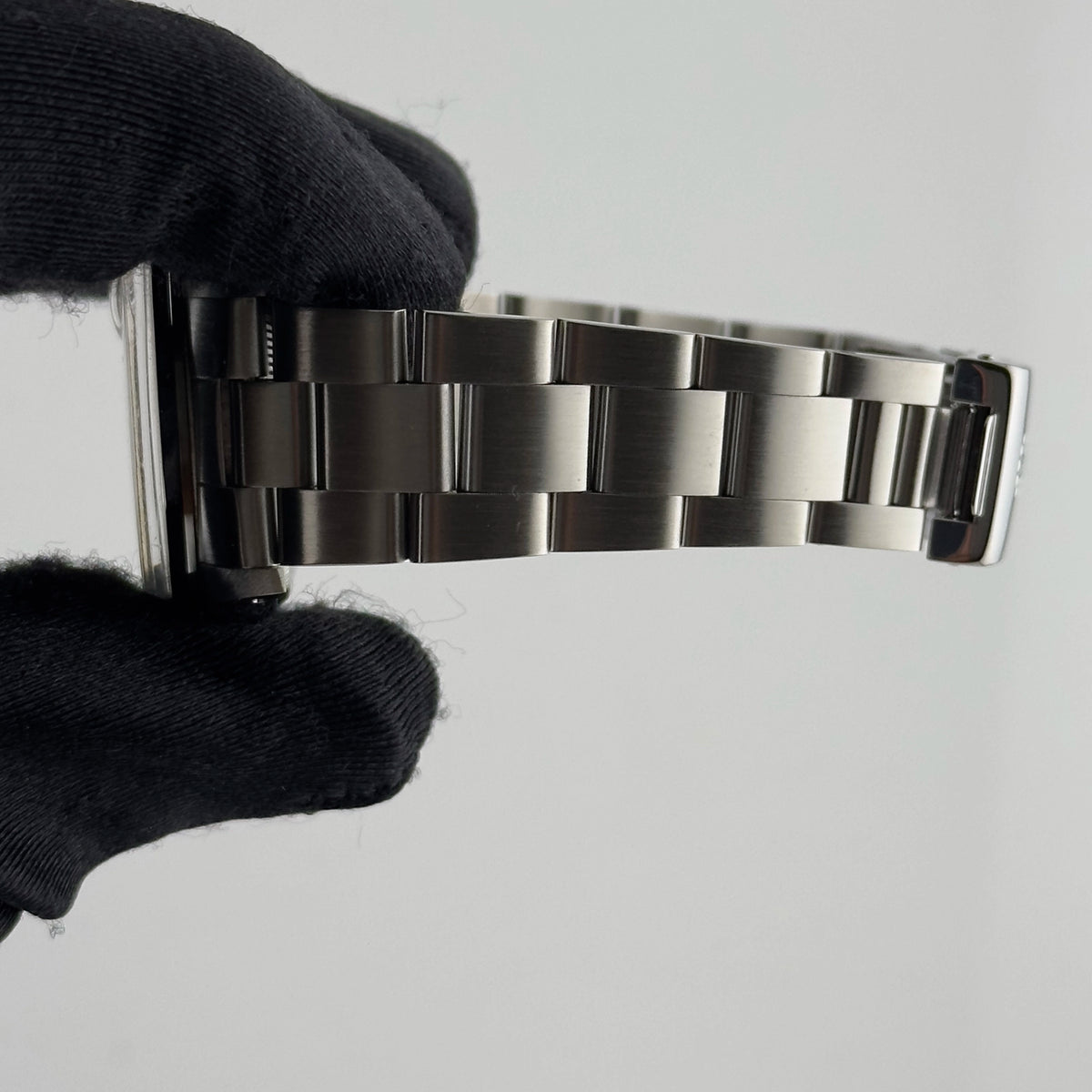 Rolex Oyster Perpetual Date 15000 — view 4