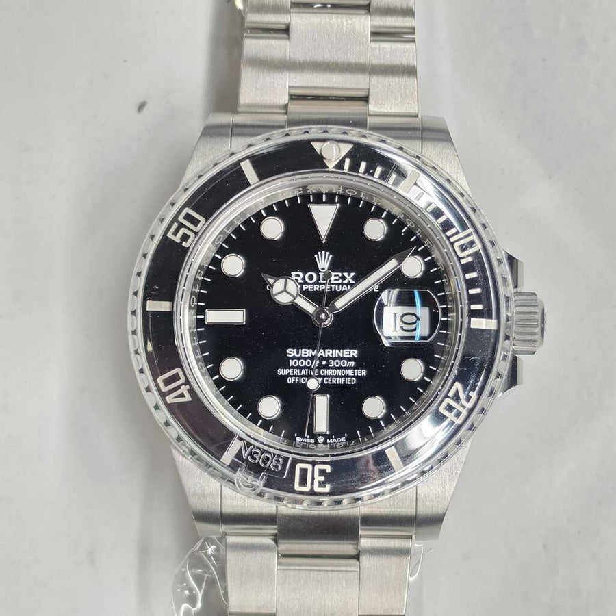 Rolex Submariner Date 126610 — view 1