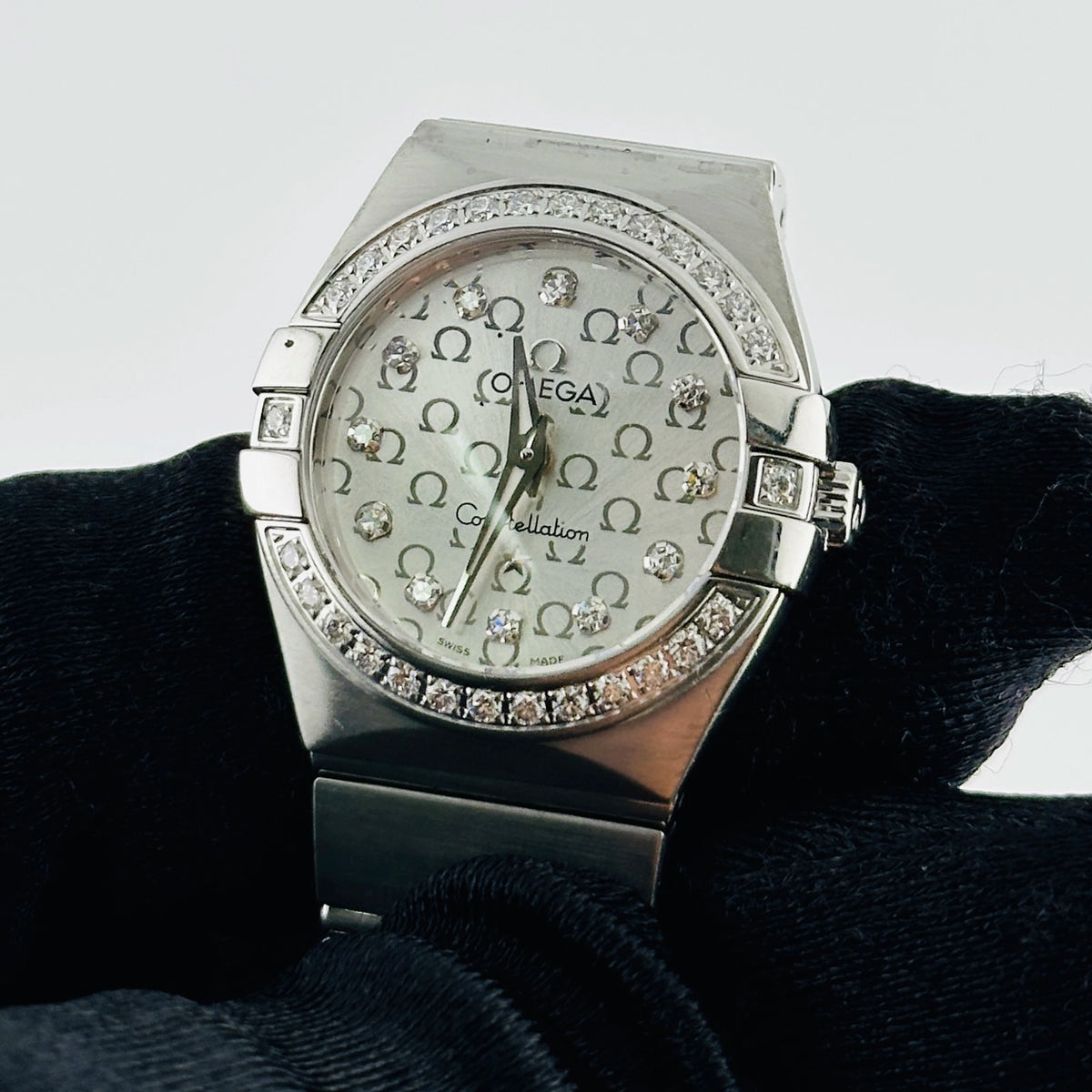 Omega 123.15.24.60.52.001 — view 3
