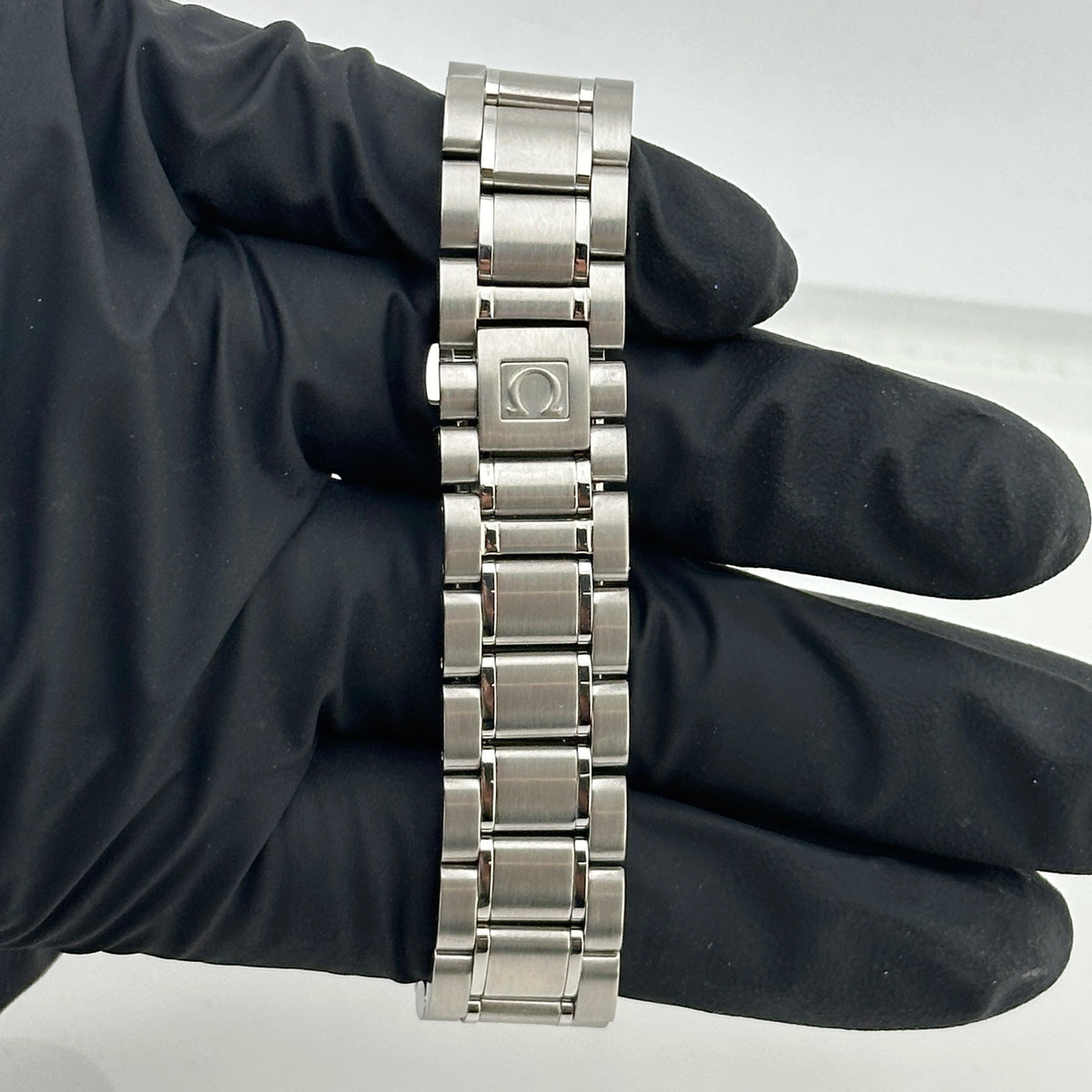 Omega Speedmaster Date 3513.52.00 — view 5