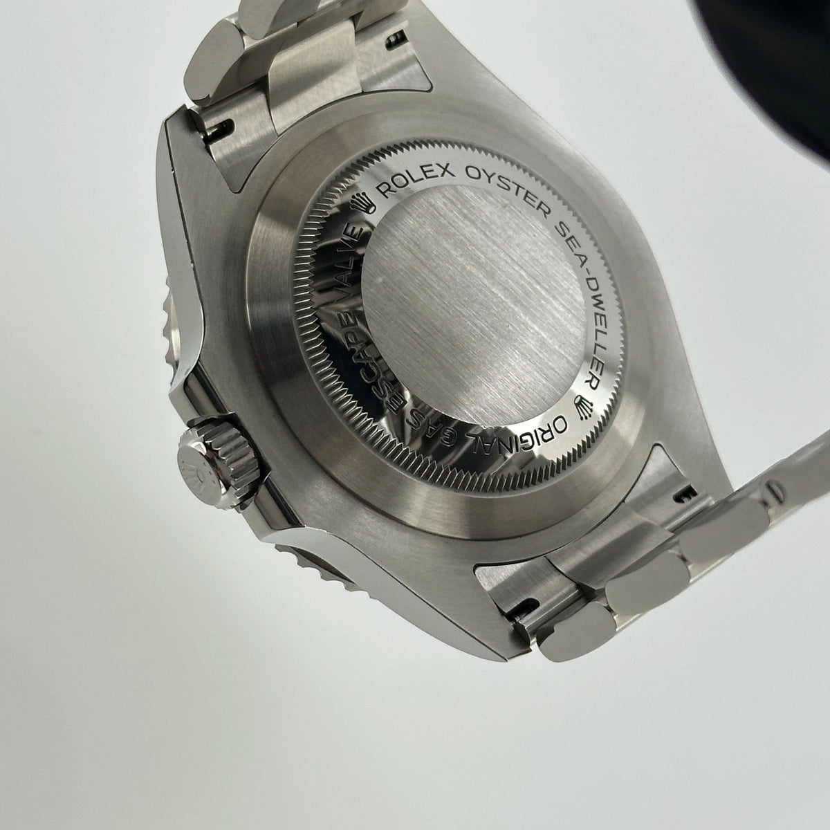 Rolex Sea-Dweller 126600 — view 4