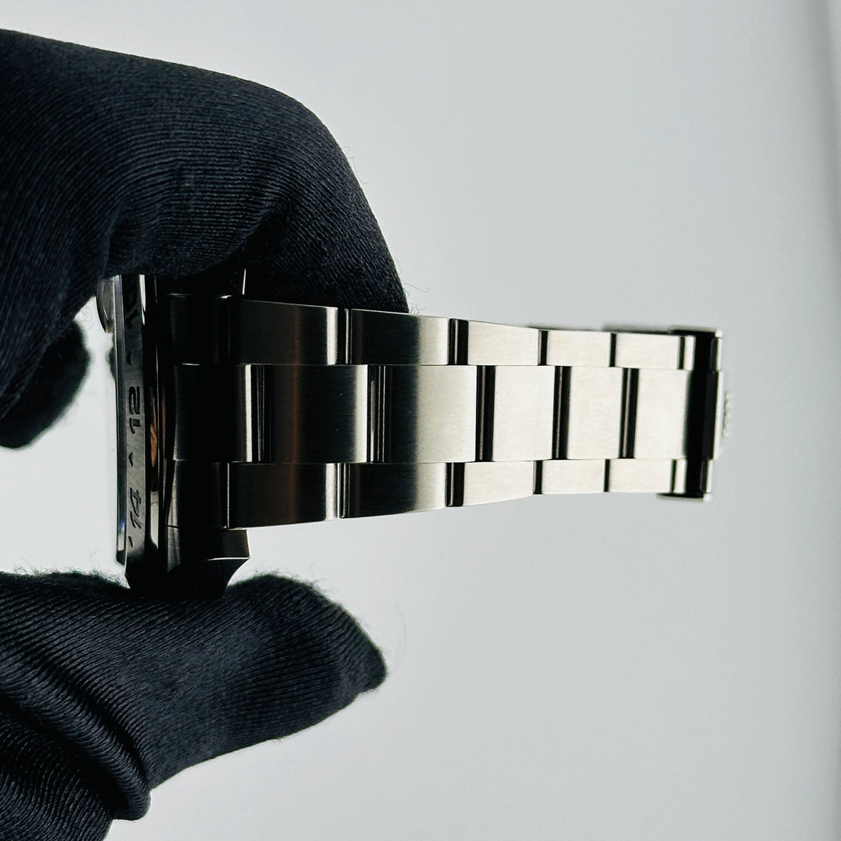 Rolex Explorer II 216570 — view 4