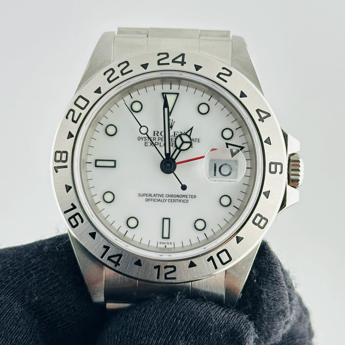 Rolex Explorer II 16570 — view 3