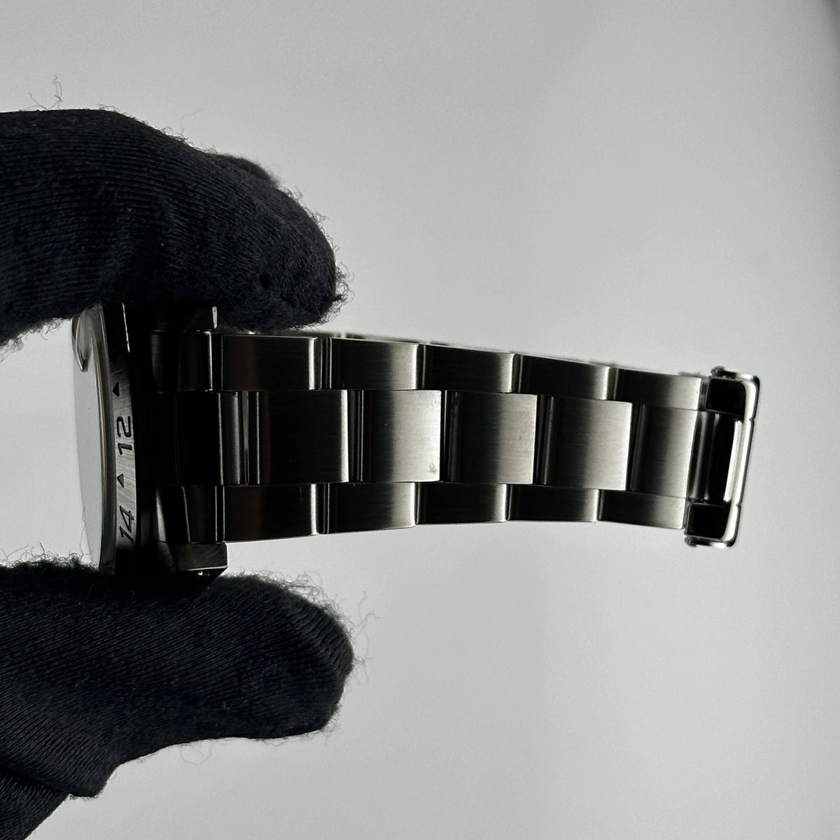 Rolex Explorer II 16570 — view 4