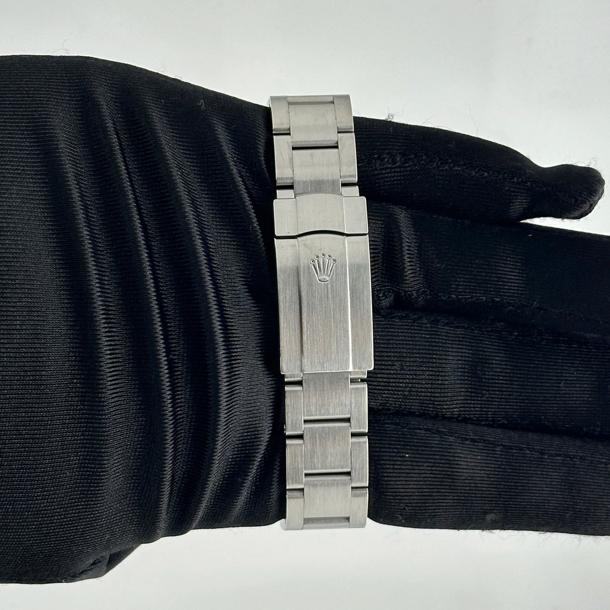 Rolex Oyster Perpetual 116000 — view 3