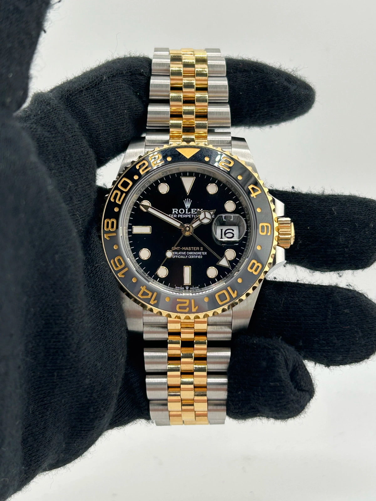Rolex GMT-Master II 126713GRNR — view 2