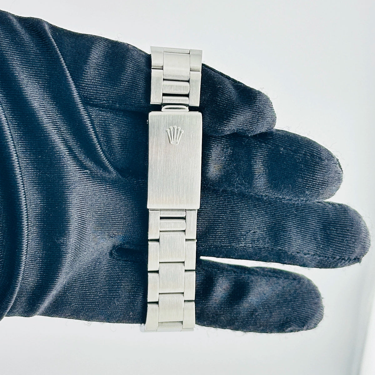 Rolex Oyster Perpetual Date 15200 — view 4