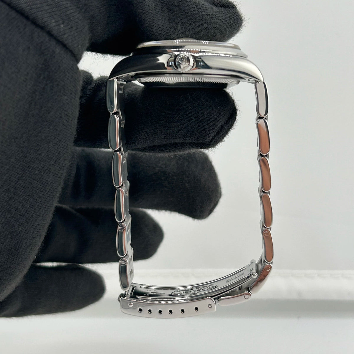 Rolex Oyster Perpetual Date 15200 — view 6