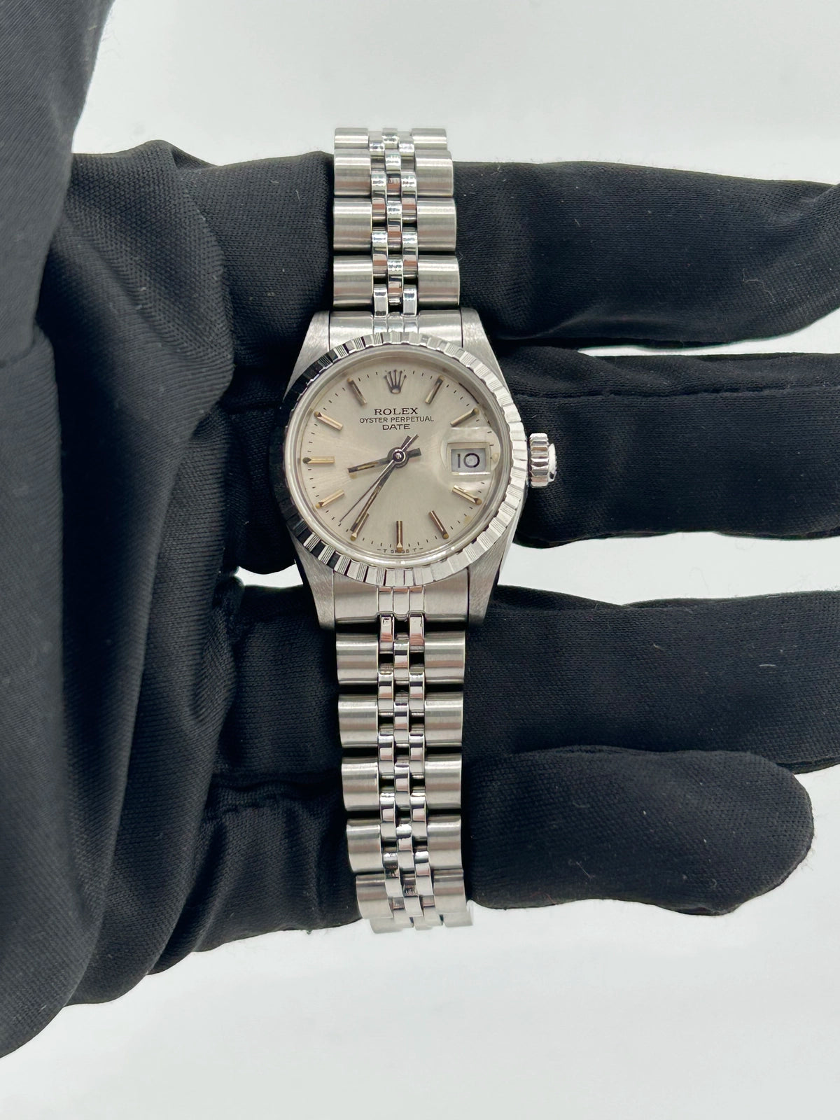 Rolex Oyster Perpetual Date 69240 — view 2