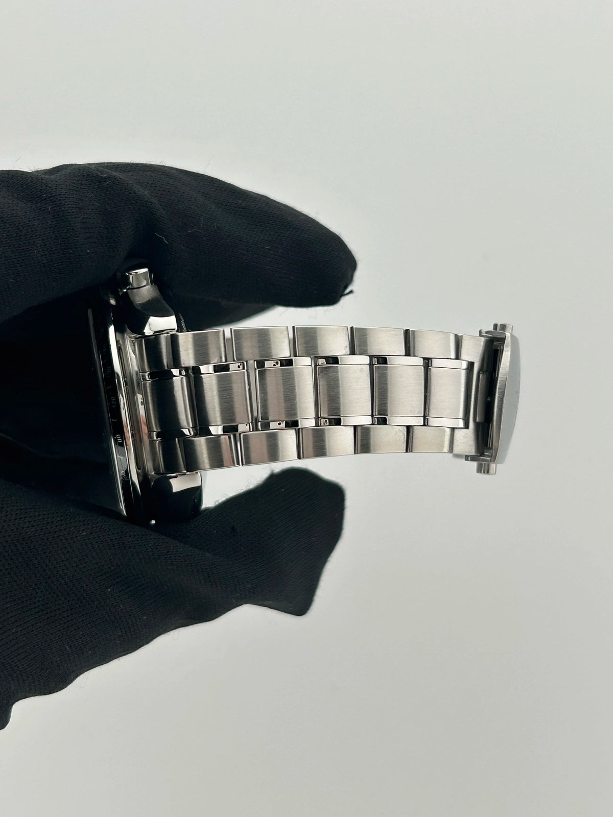 Omega Speedmaster Date 3210.50 — view 5