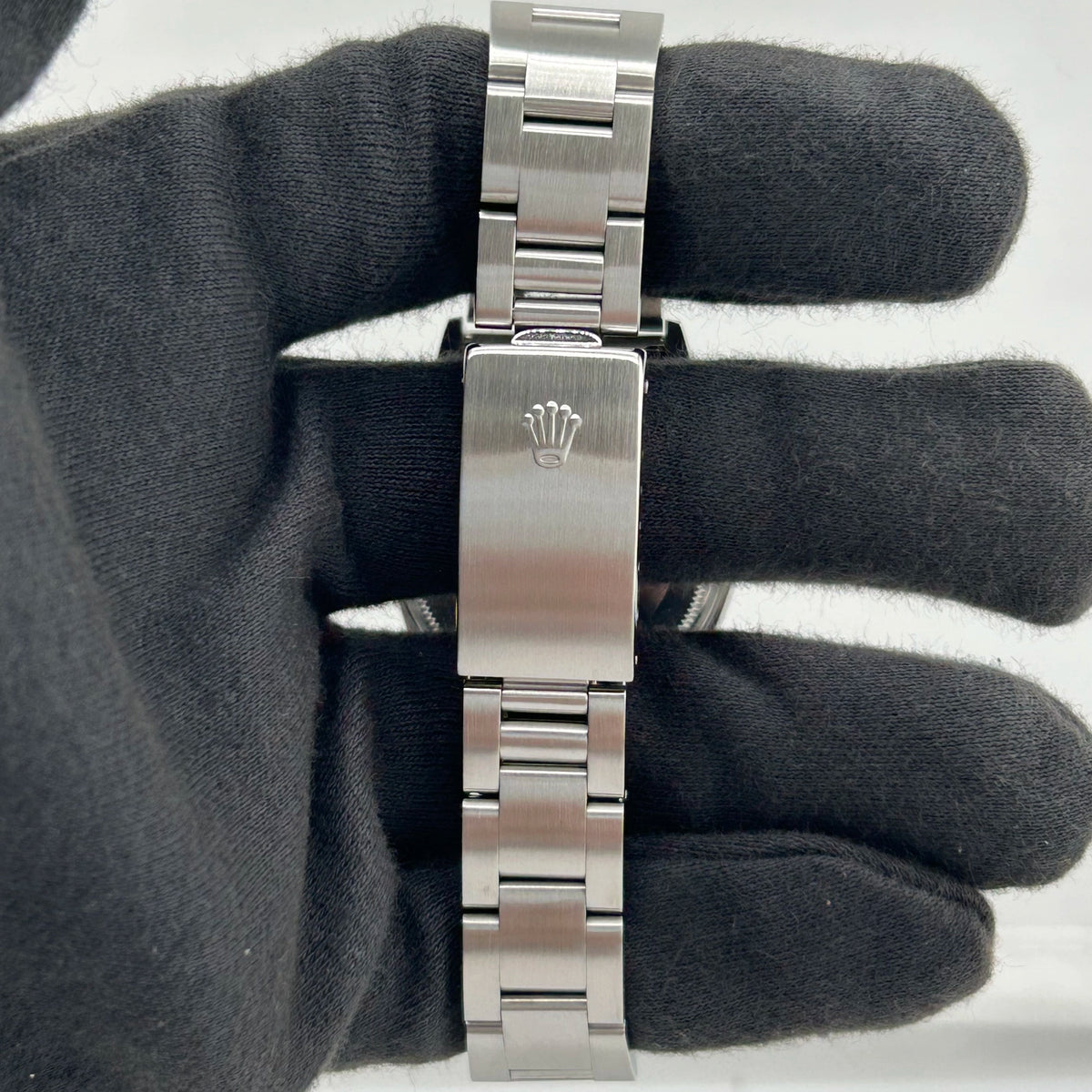 Rolex Oyster Perpetual Date 15200 — view 4