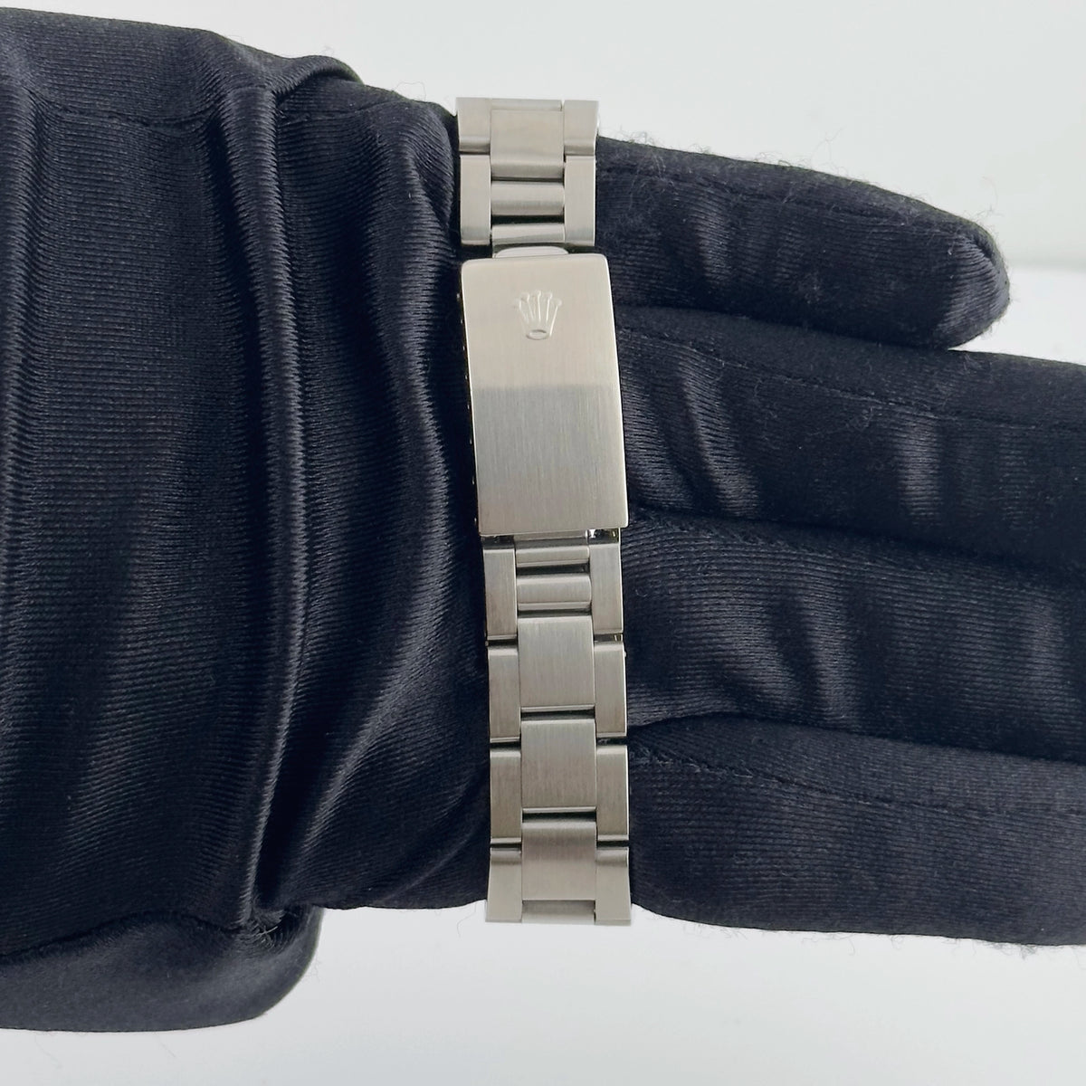 Rolex Oyster Perpetual Date 15210 — view 2