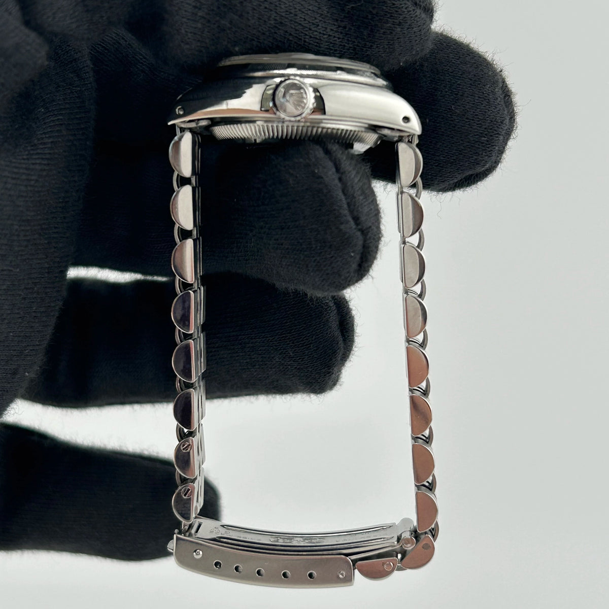 Rolex Oyster Perpetual Date 69190 — view 5