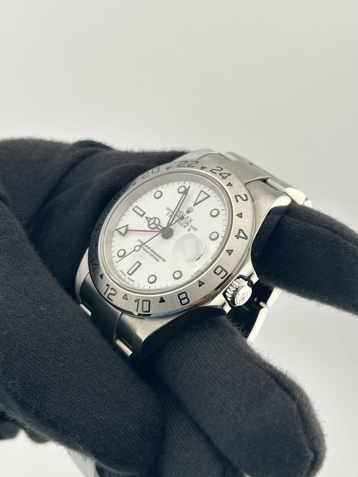Rolex Explorer II 16570 — view 3