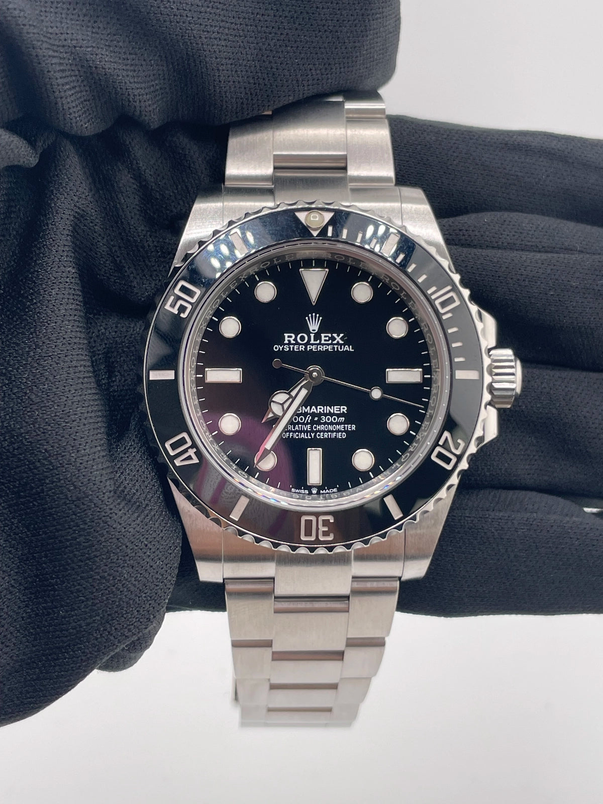 Rolex Submariner No Date 124060 — view 2