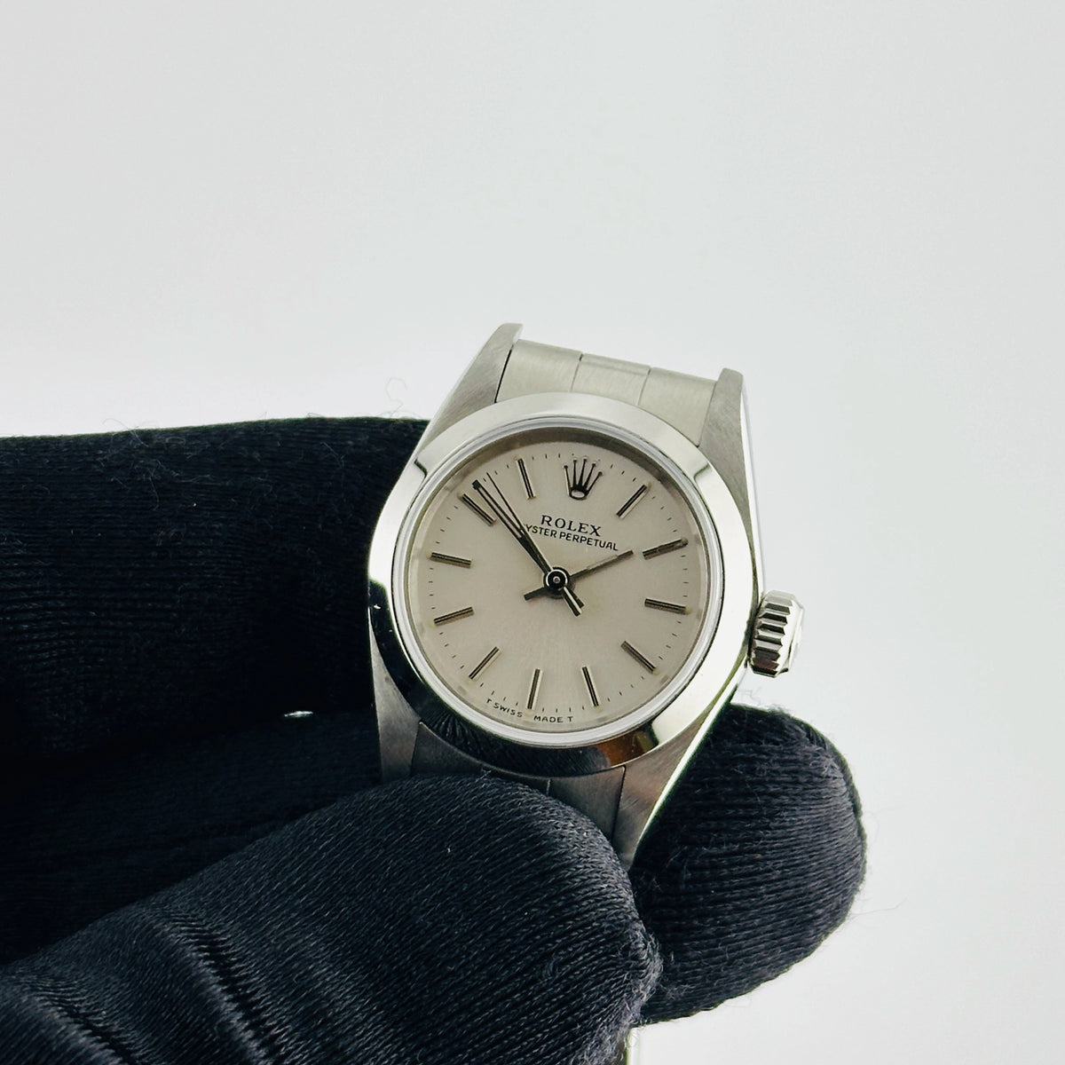 Rolex Oyster Perpetual 67180 — view 3