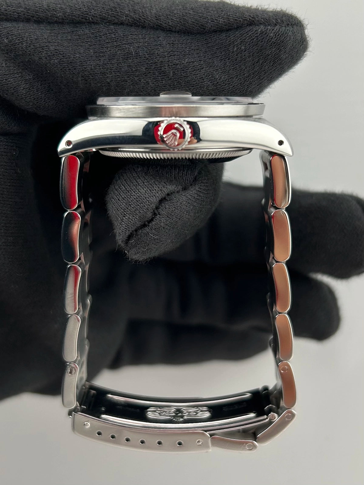 Rolex Oyster Perpetual Date 15210 — view 6