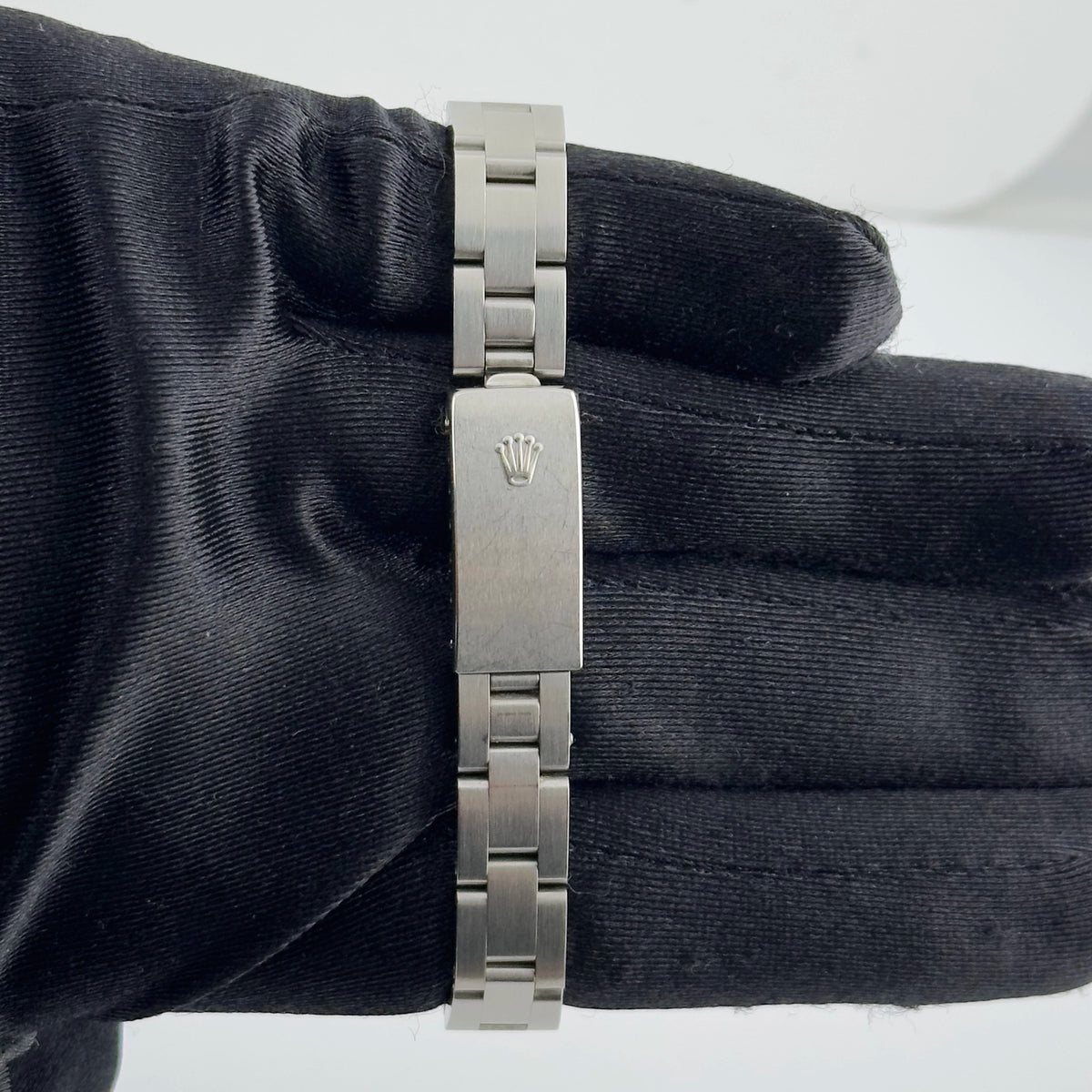 Rolex Oyster Perpetual Date 67180 — view 3