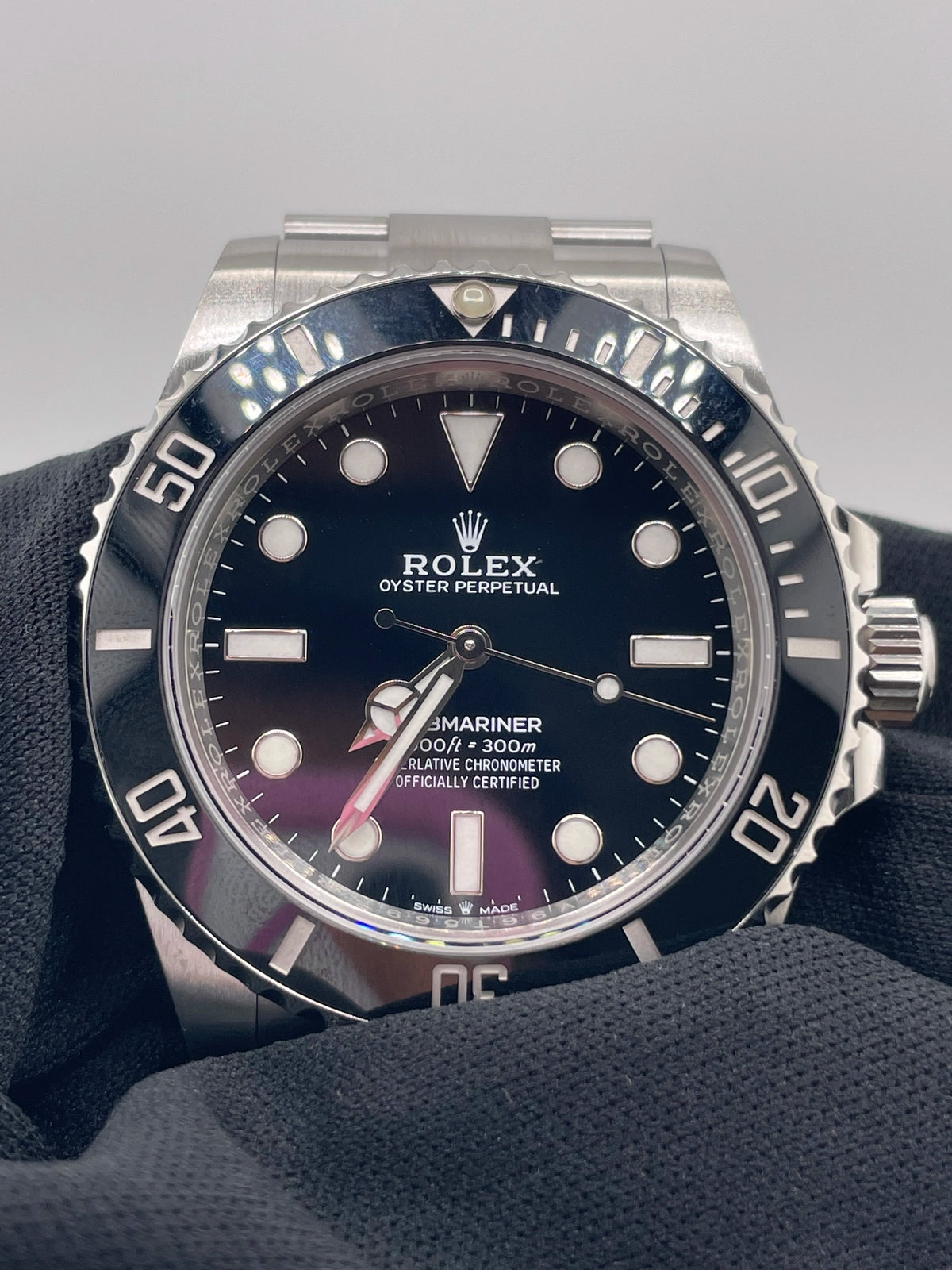 Rolex Submariner No Date 124060 — view 3