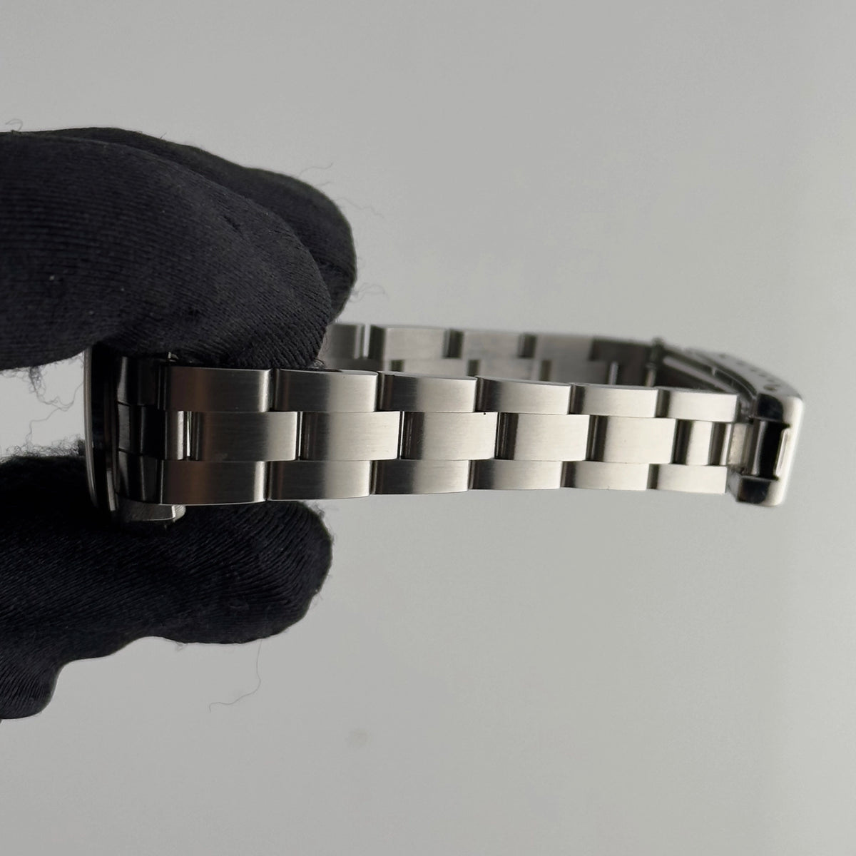 Rolex Oyster Perpetual Date 67180 — view 4