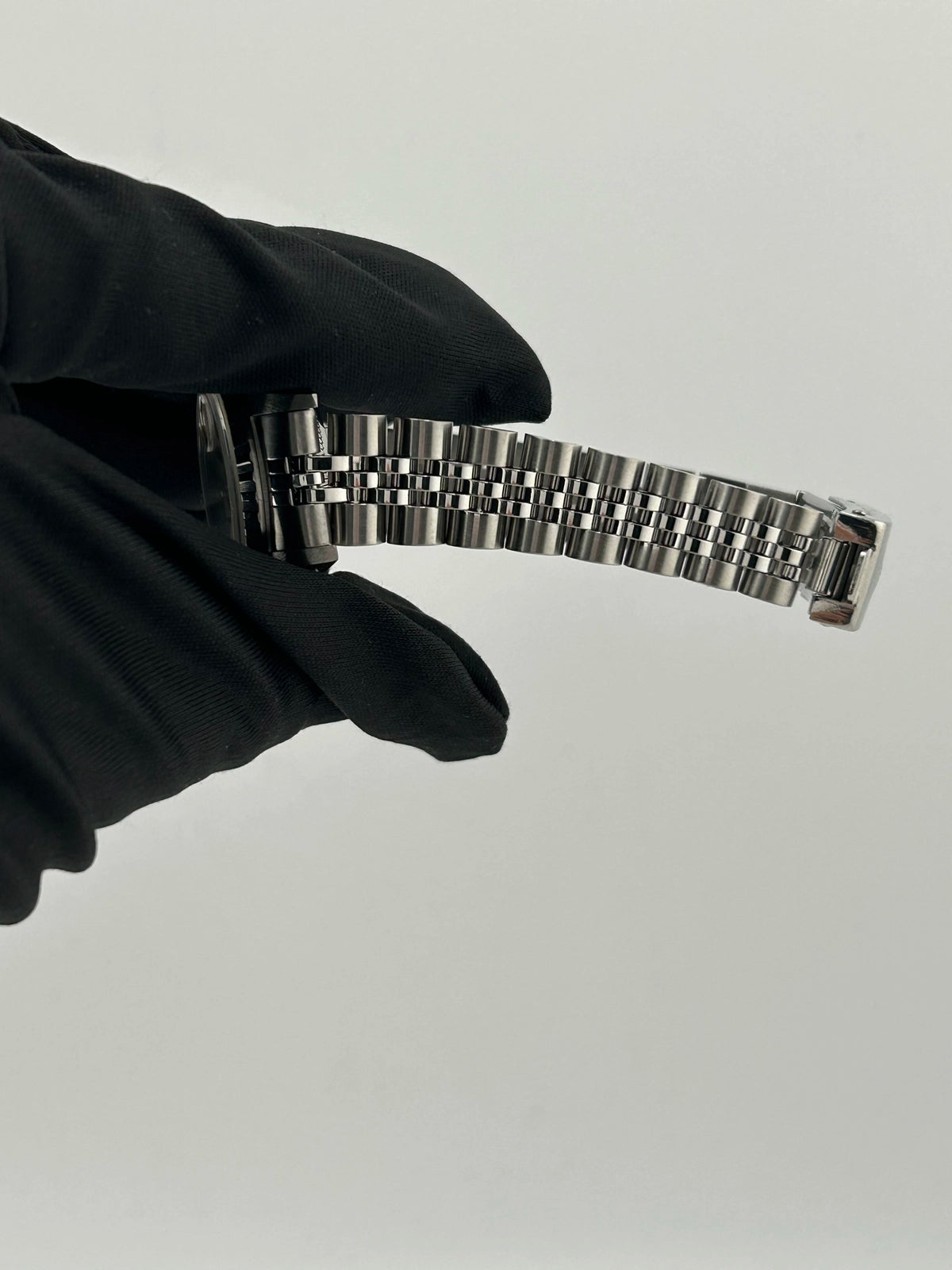 Rolex Oyster Perpetual Date 69240 — view 5