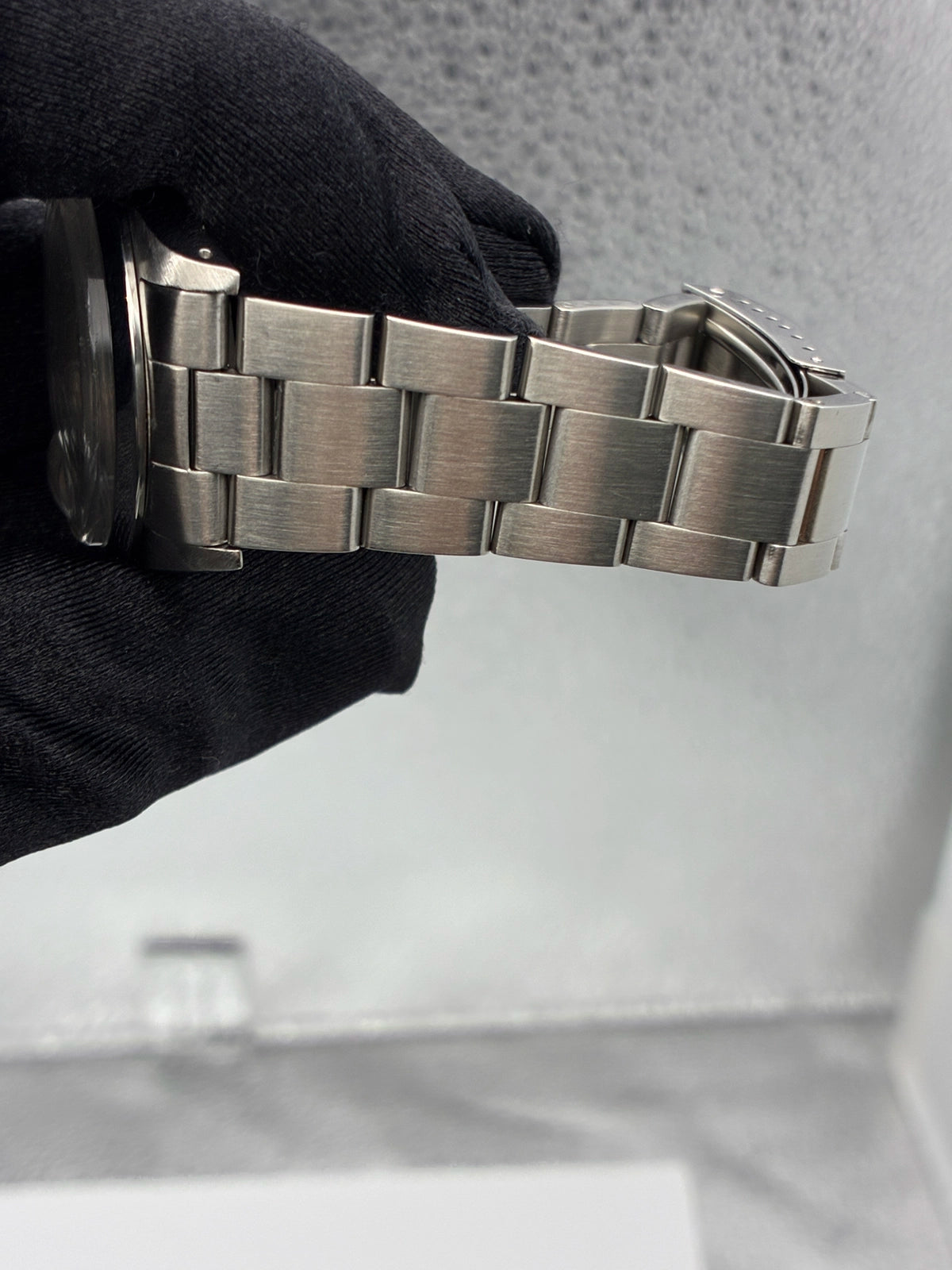 Rolex Oyster Perpetual Date 15000 — view 4