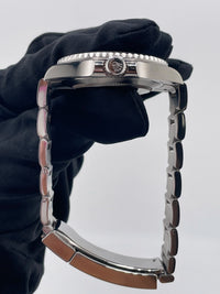 Rolex Submariner No Date 124060 — view 6