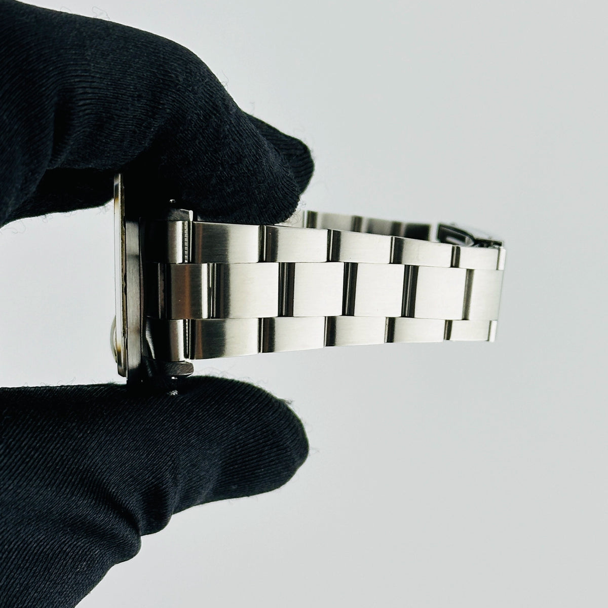 Rolex Oyster Perpetual Date 15210 — view 5