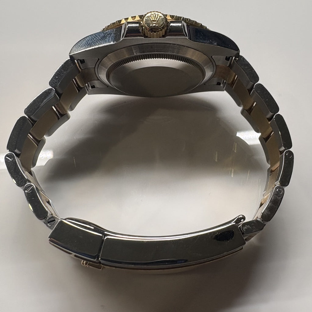 Rolex Submariner Date 116613LB — view 2