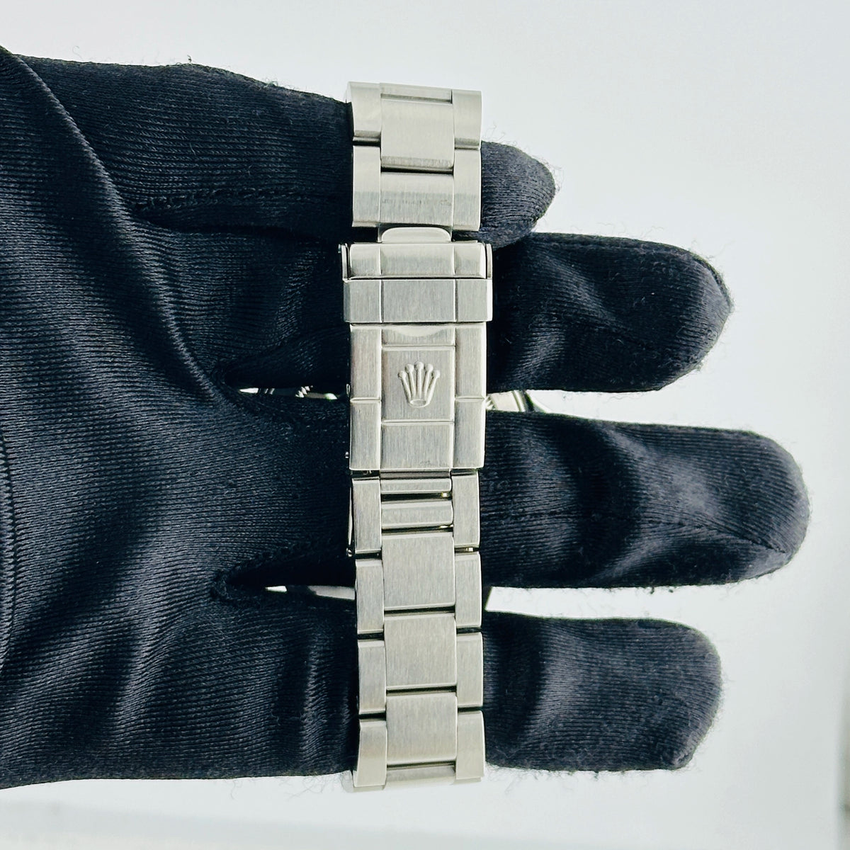 Rolex Explorer II 16570 — view 4