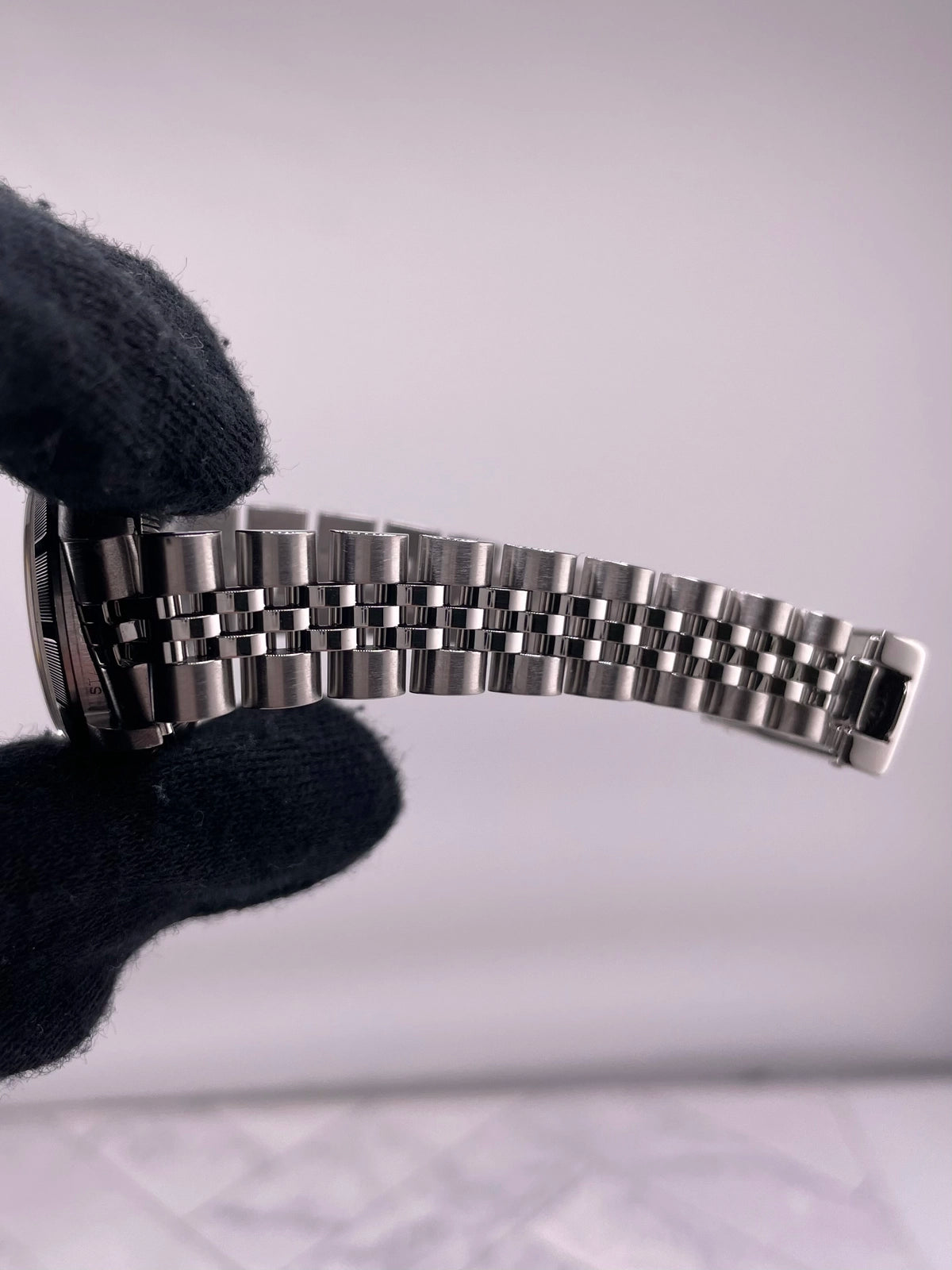 Rolex Oyster Perpetual Date 79190 — view 5