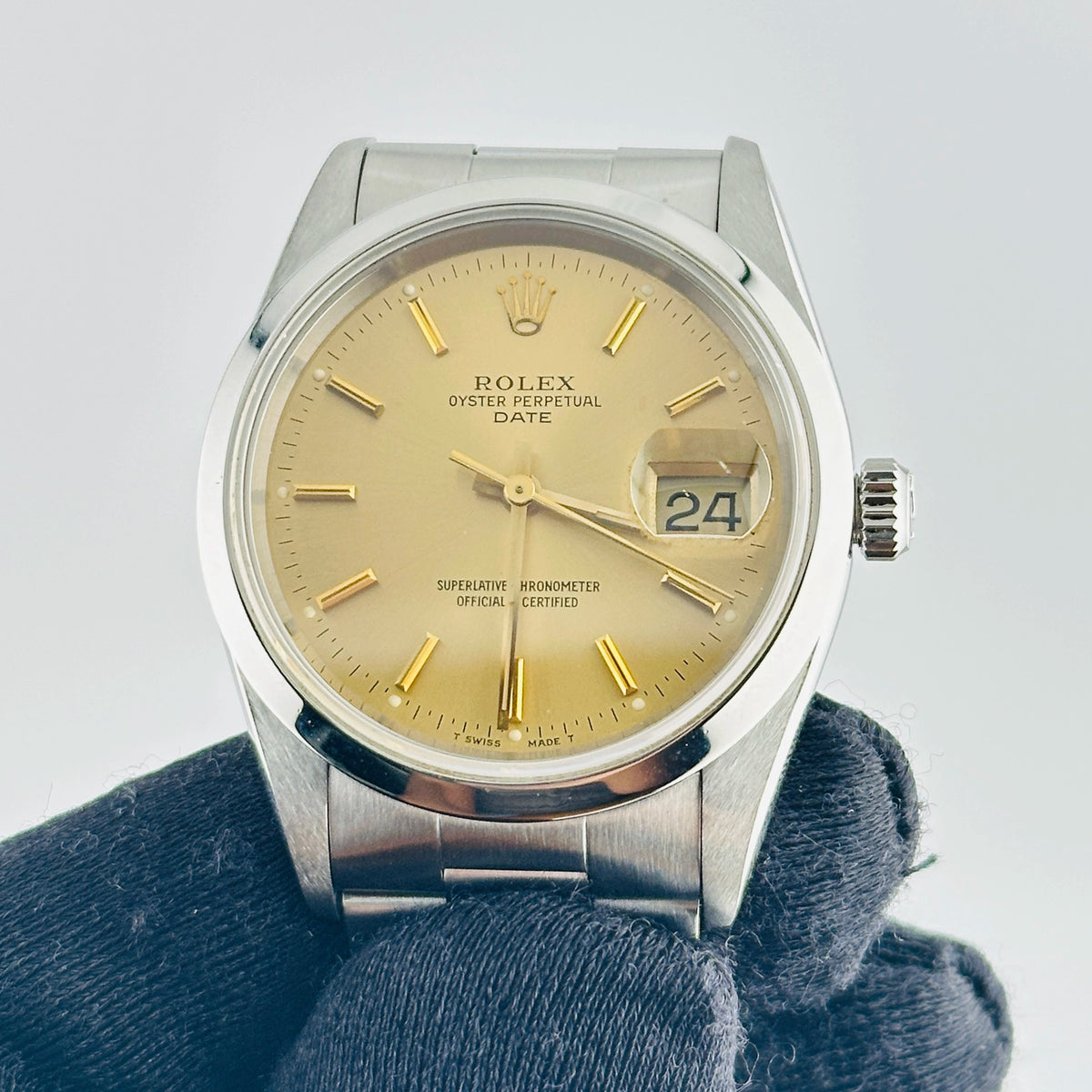Rolex Oyster Perpetual Date 15200 — view 3